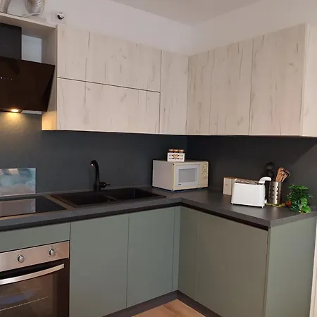 Apartment Moderno Bilocale Con Aria Condizionata, Balcone E Parcheggio Gratuito A *