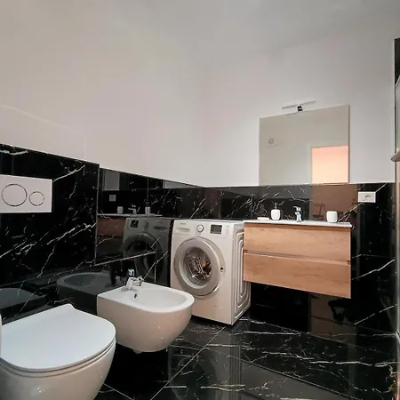 Moderno Bilocale Con Aria Condizionata, Balcone E Parcheggio Gratuito A