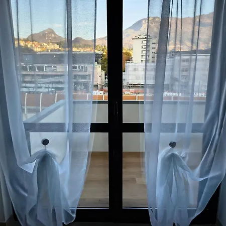 Moderno Bilocale Con Aria Condizionata, Balcone E Parcheggio Gratuito A Διαμέρισμα