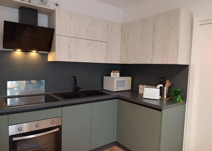 Apartment Moderno Bilocale Con Aria Condizionata, Balcone E Parcheggio Gratuito A *